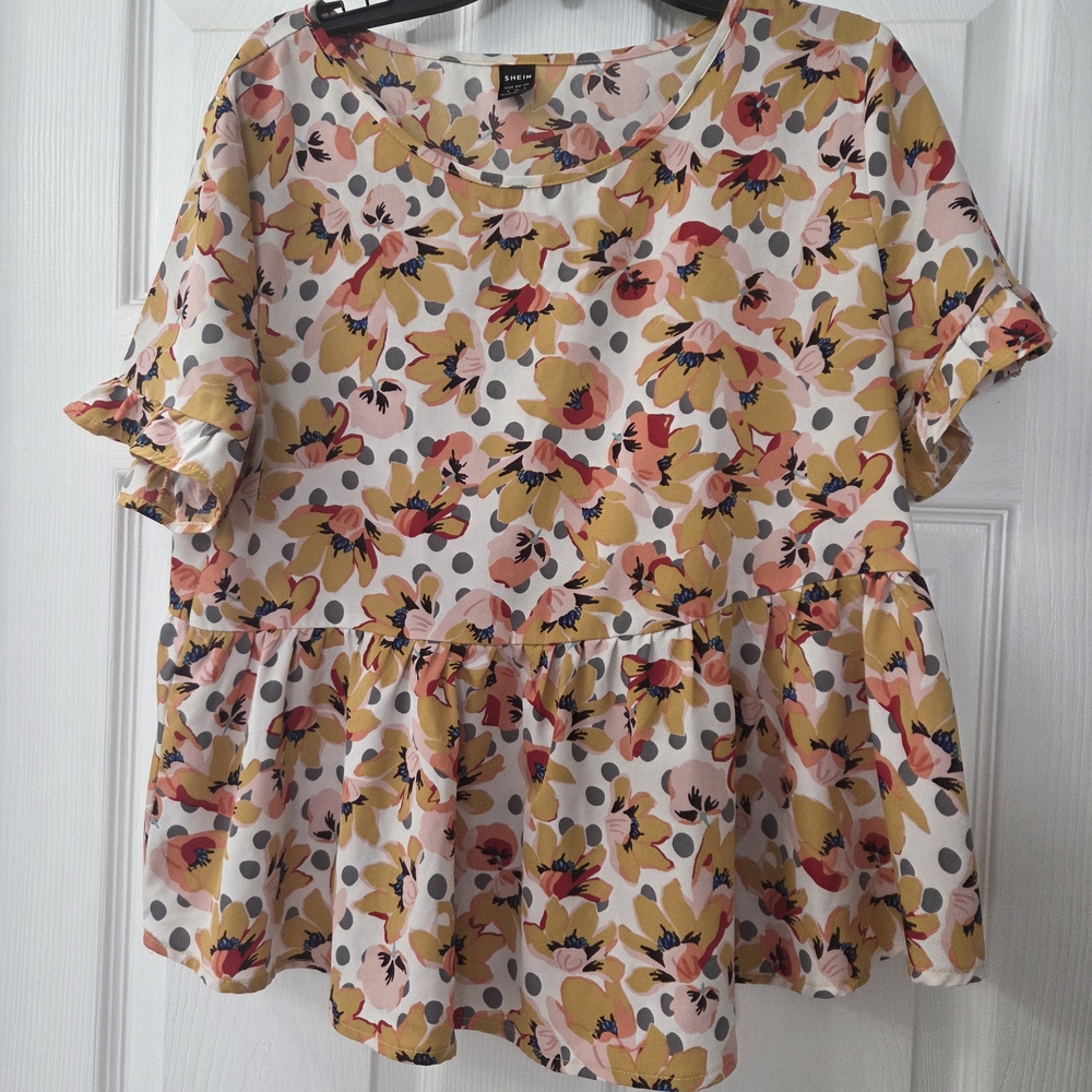 Floral Ruffle Sleeve Top From SHEIN